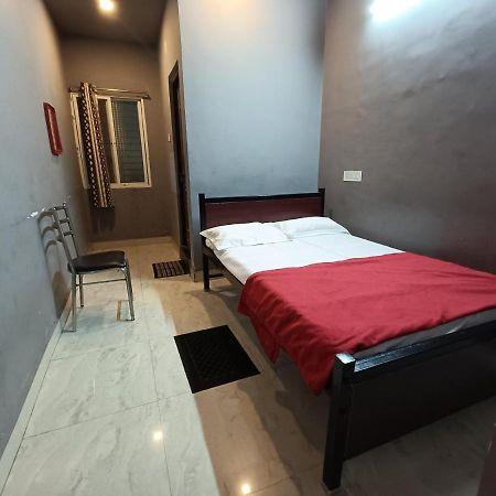 Radhika Lodge Беллари Экстерьер фото