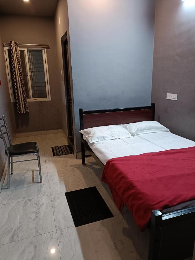 Radhika Lodge Беллари Экстерьер фото